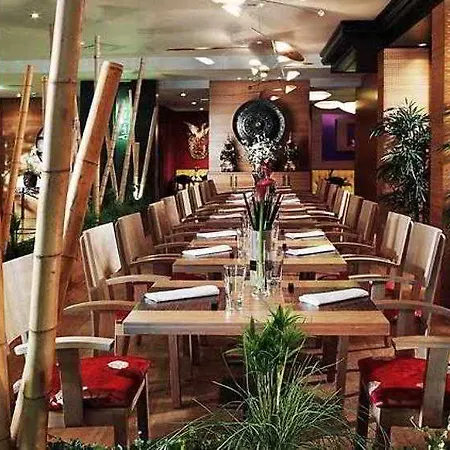 Renaissance Zurich 5*